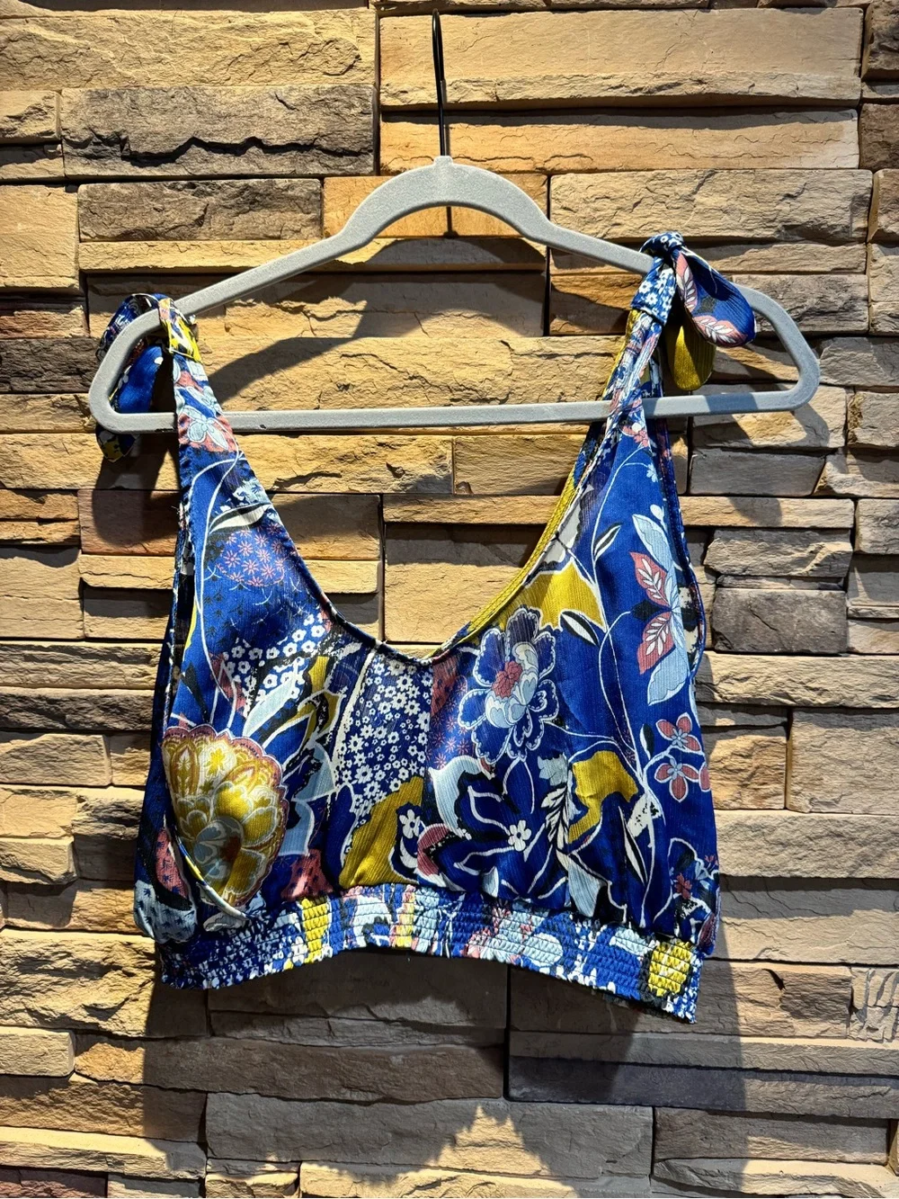 FREE PEOPLE WOMEN'S WEEKEND IN MONTAUK FLORAL PRINT CROPPED TANK TOP Size M